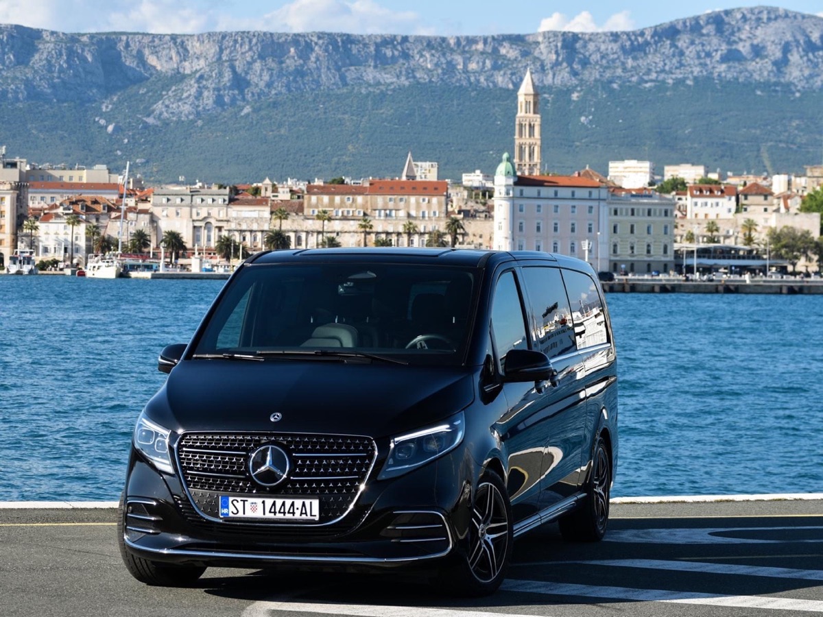 Mercedes V-Class luxury van for families and small groups, Nini Tours Dalmatia